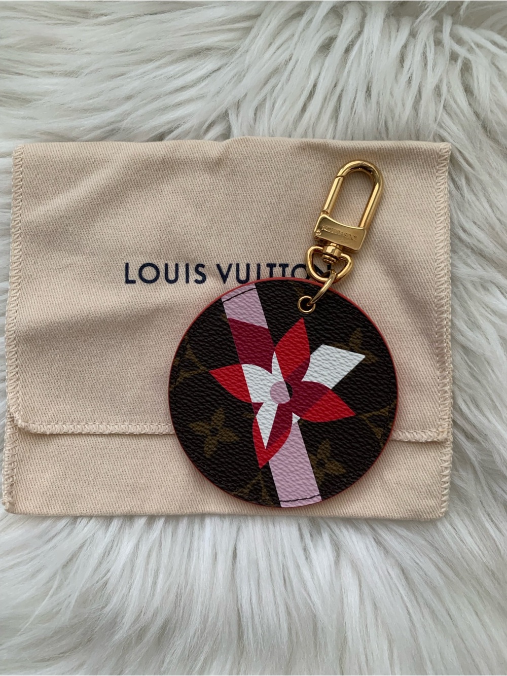Louis Vuitton Monogram Round Bag Charm Key Hold 💕